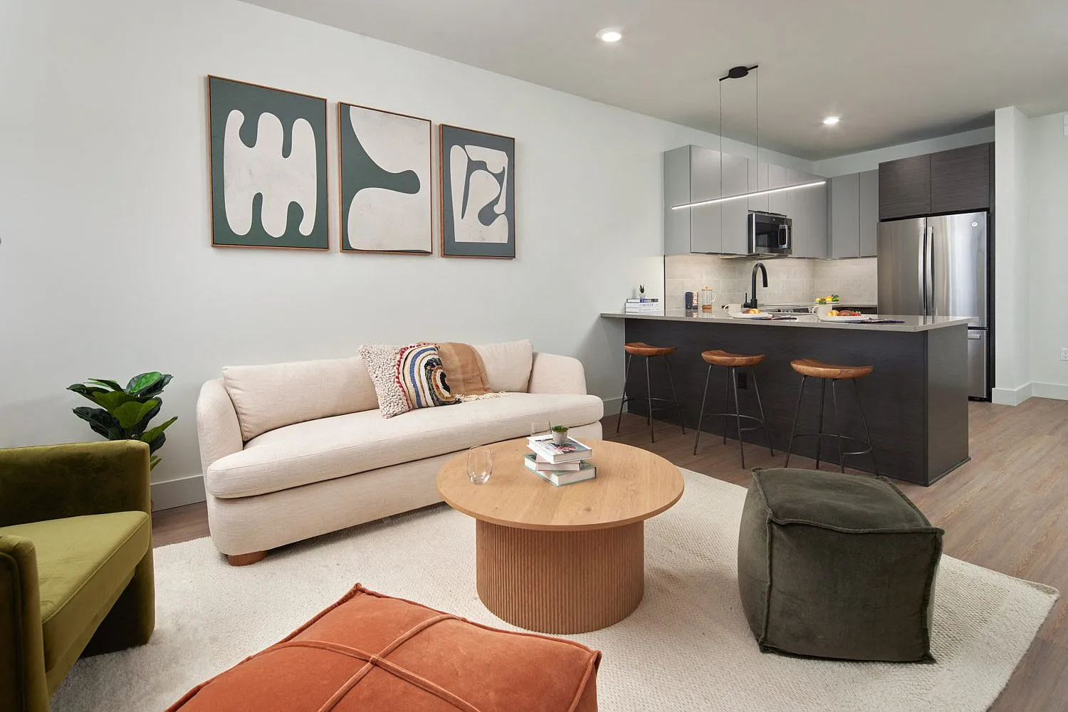 Glassworks Apartments — Photo 1