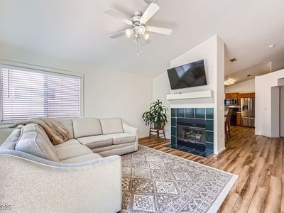 3530 Summersprings Dr, Las Vegas, NV, 89129