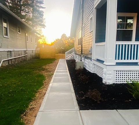 2nd image of 6835 Park Ave