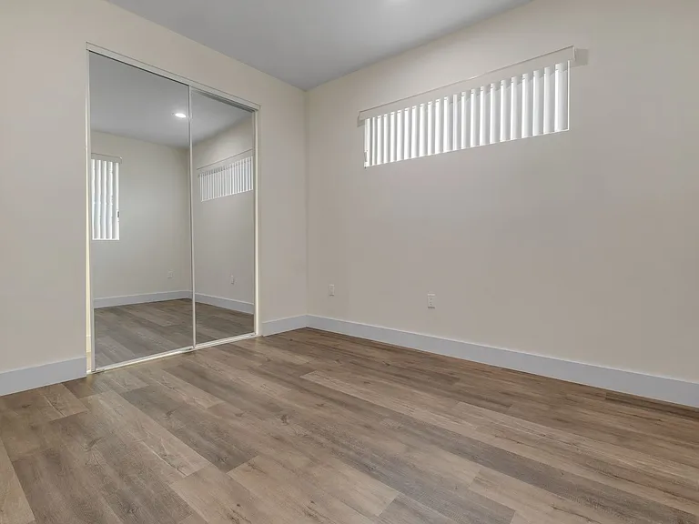 11619 Ayres Ave — Photo 13