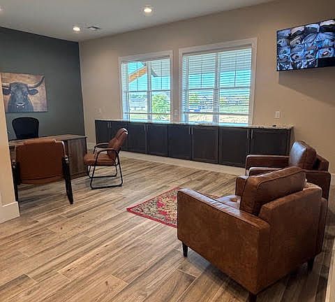 Leasing Office