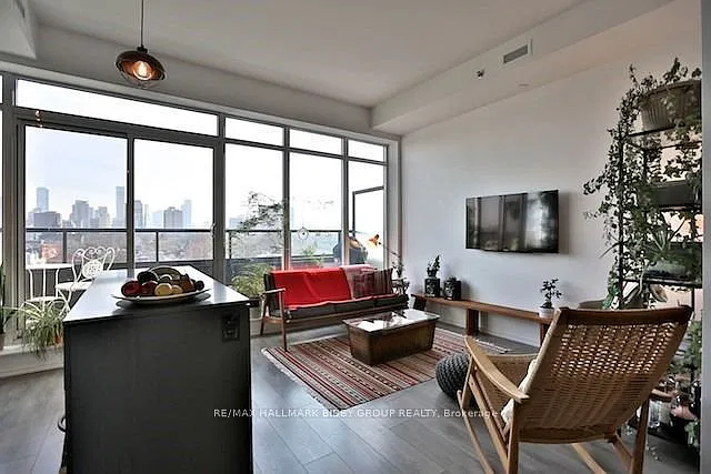 2 bed, $2,500 — Photo 2