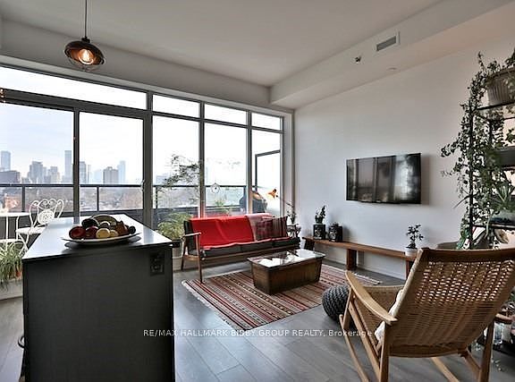 2nd image of 783 Bathurst St #604