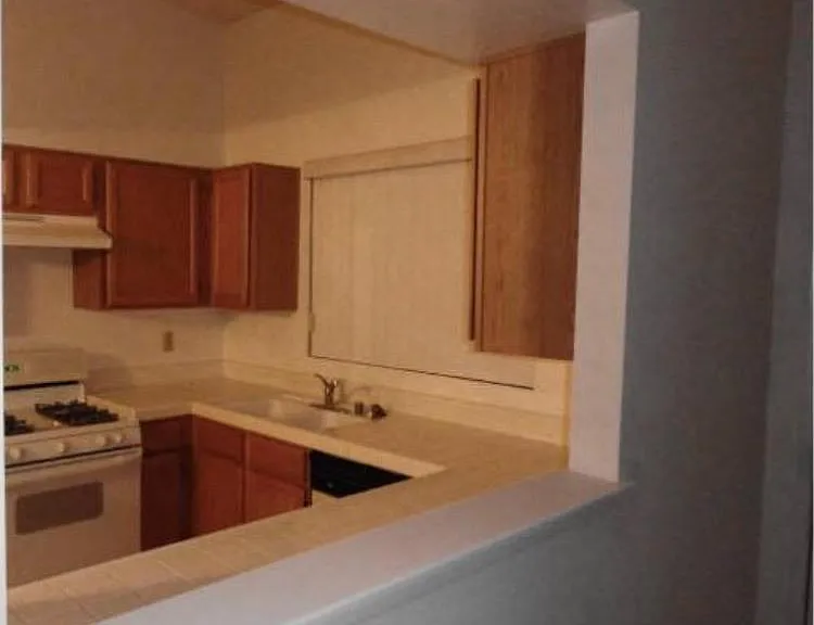 1425 Ridgecrest Ct — Photo 7