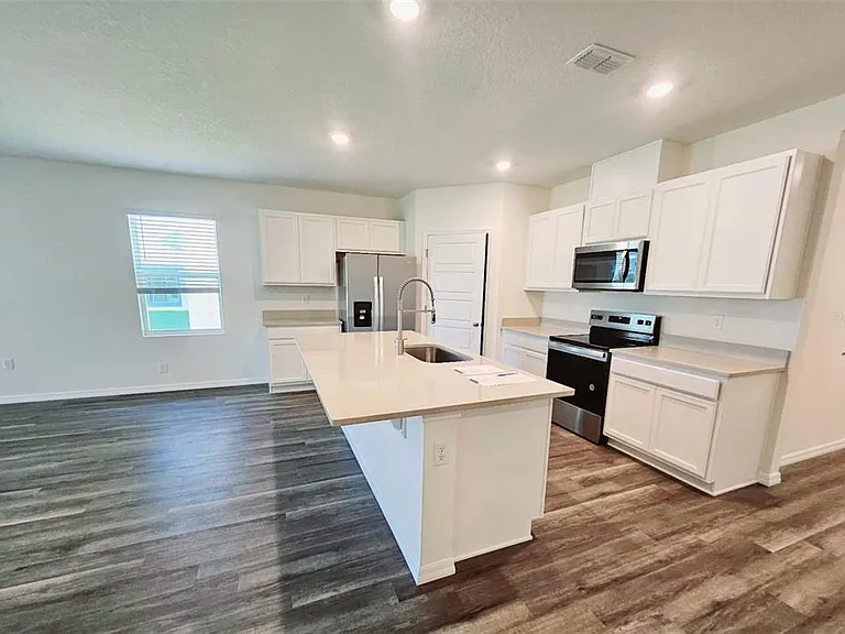 1237 Limbali St — Photo 3