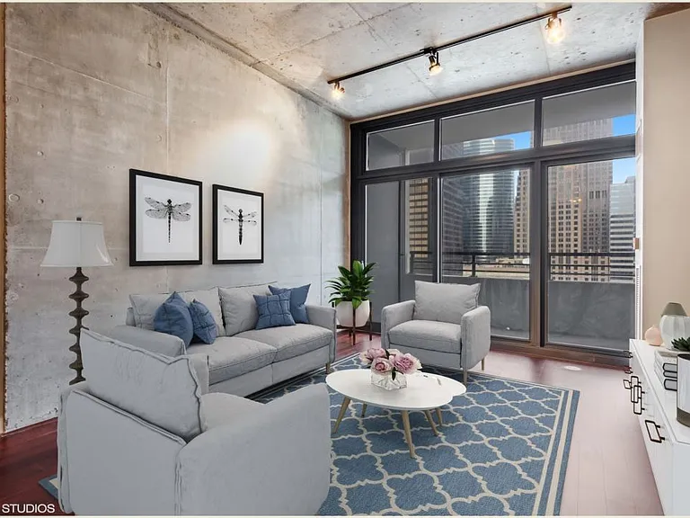 235 W Van Buren St #2421 — Photo 3