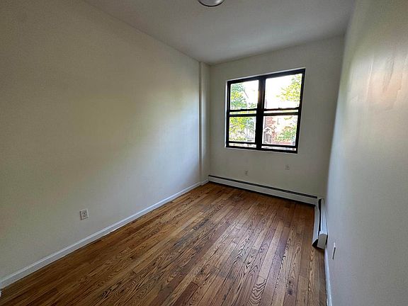 4th image of 72 Buffalo Ave #3