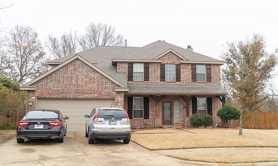 1st image of 500 Valencia Dr