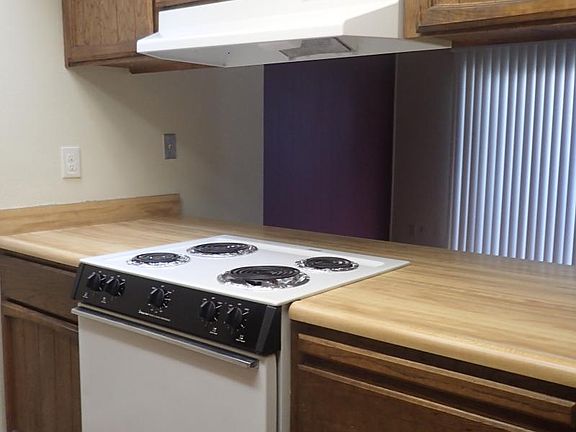 4th image of 2443 Larkspur Ln