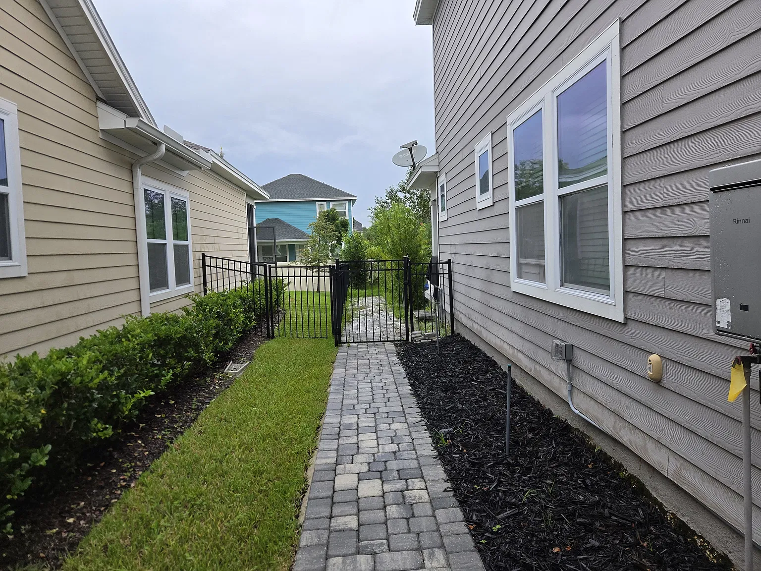 110 Foxcross Ave — Photo 4