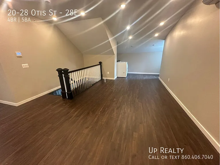 20-28 Otis St #28E — Photo 8