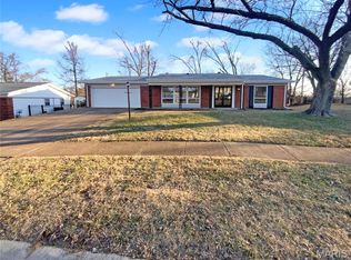 4918 Caribee Dr, Saint Louis, MO 63128