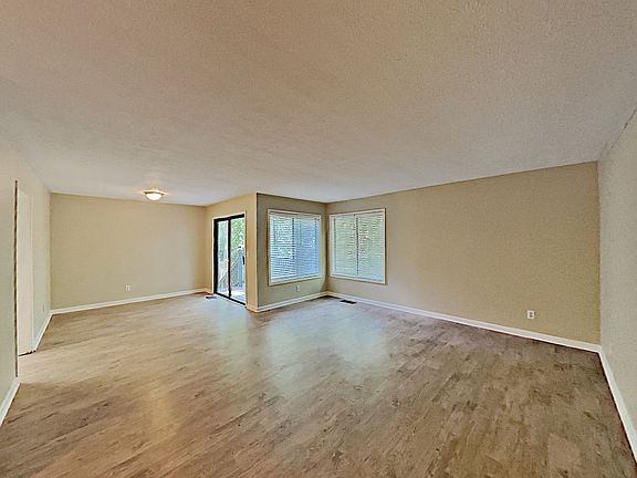 4th image of 3026 Harold Dean Dr