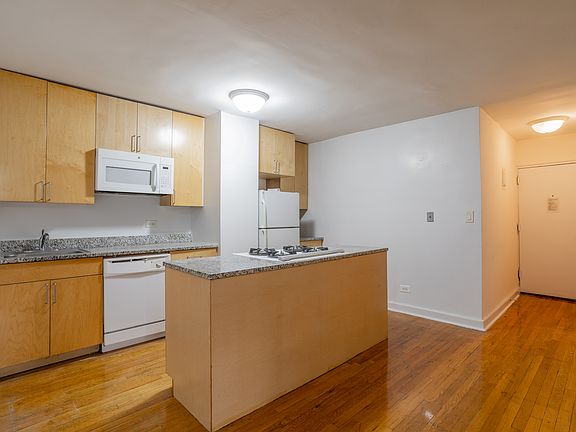 3rd image of 30 E End Ave APT 2H
