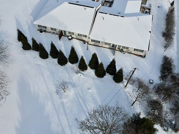 3rd image of 4 Becky Ln