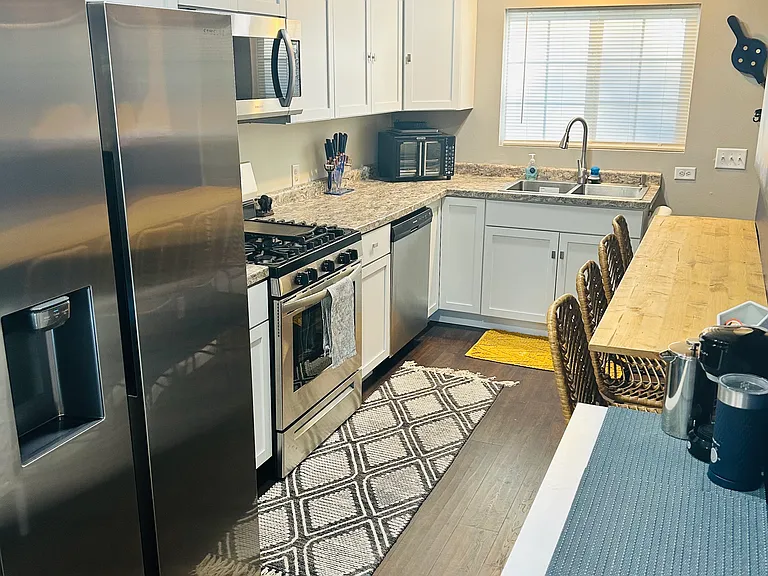 810 N Summit Ave — Photo 9
