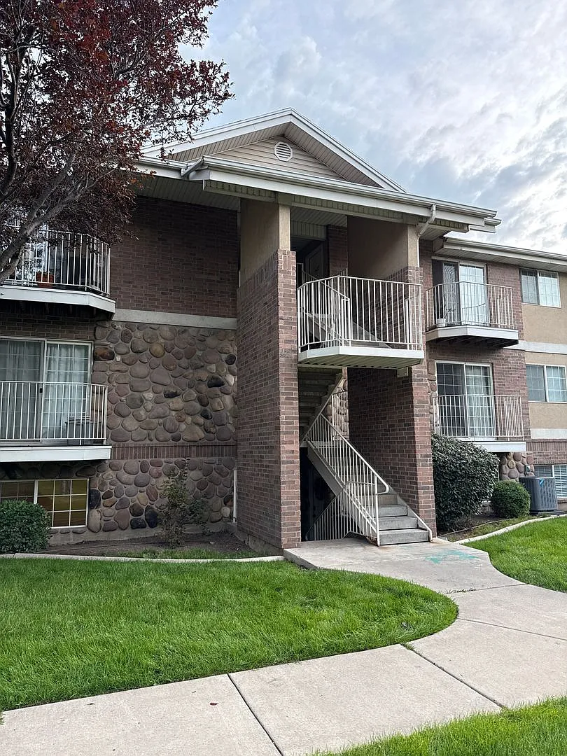 A Must See! Beautiful 3-Bedroom Apartment In Orem, Ut 1st Level — Photo 1