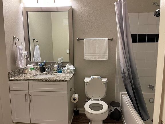 5th image of 4903 Walnut St #1234