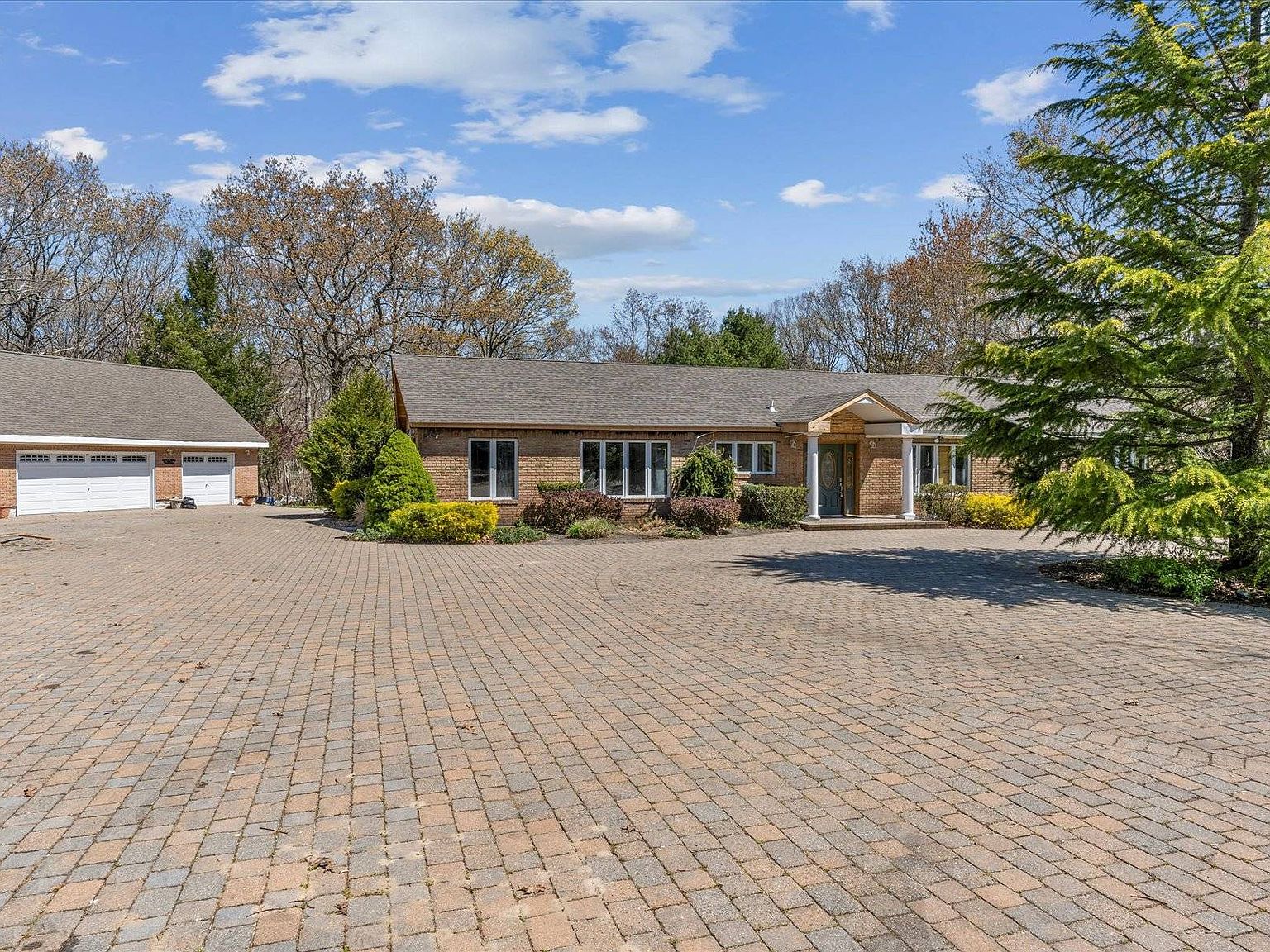 165 Crystal Brook Hollow Rd, Mount Sinai, NY 11766 Zillow