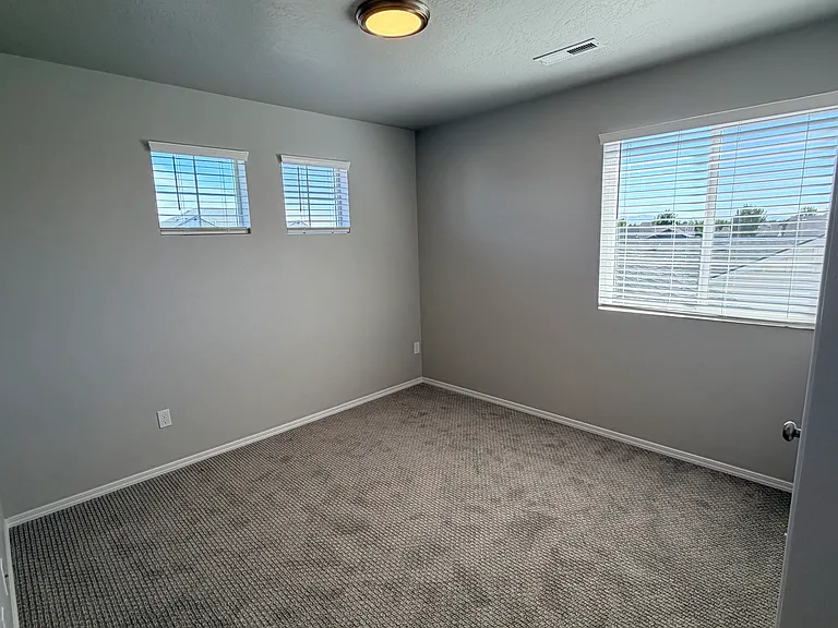 659 W Wolf Willow — Photo 10