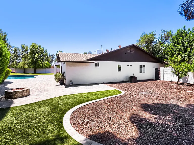 Backyard & firepit
