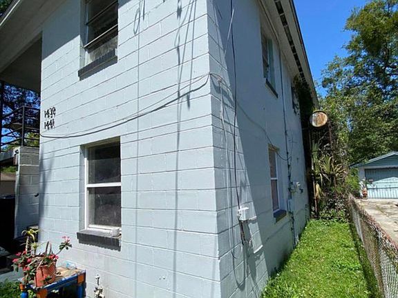 2nd image of 1441 Grothe St