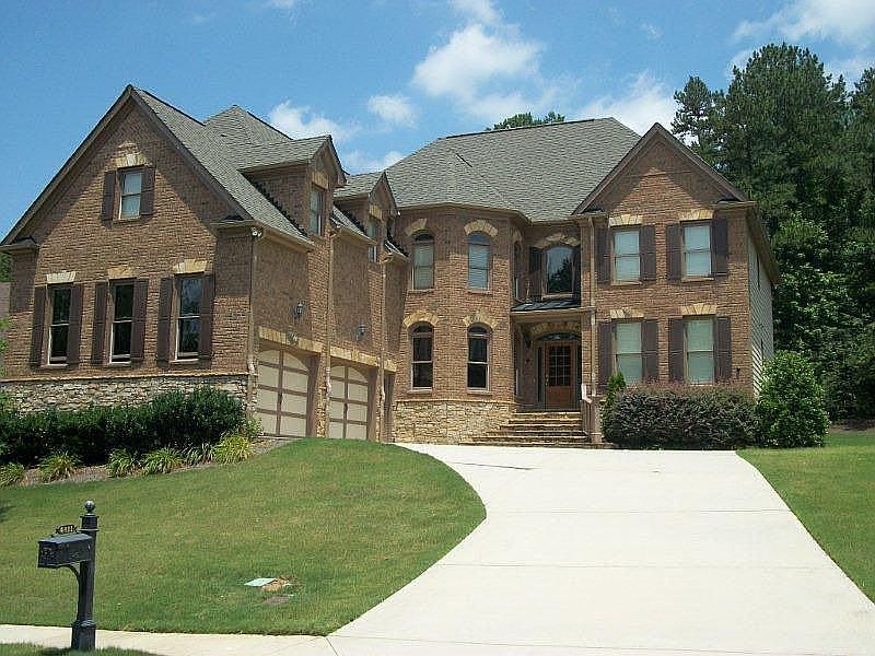 2nd image of 4811 Moon Chase Dr