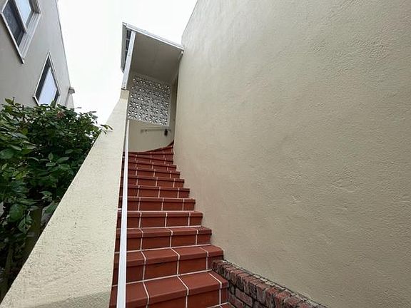 3rd image of 425 Panorama Dr