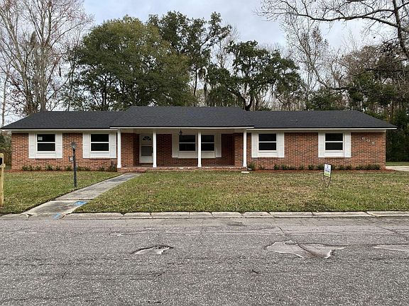 5th image of 609 Claire Ln