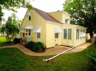 2022 2nd St, Moline, IL 61265