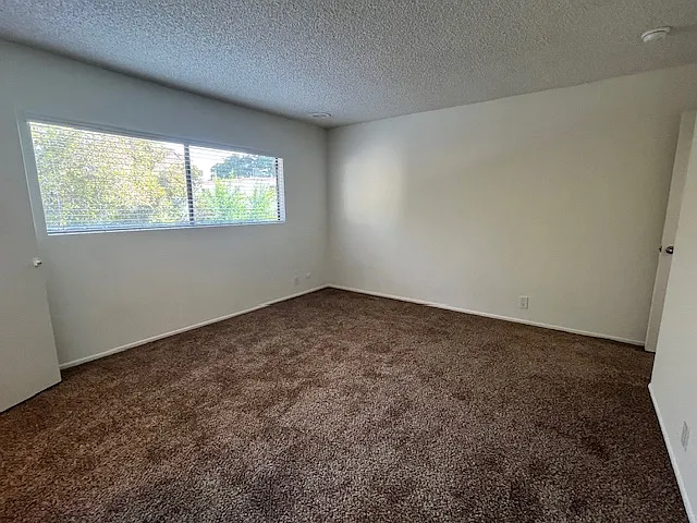 Valley Village So. Apartments — Photo 8