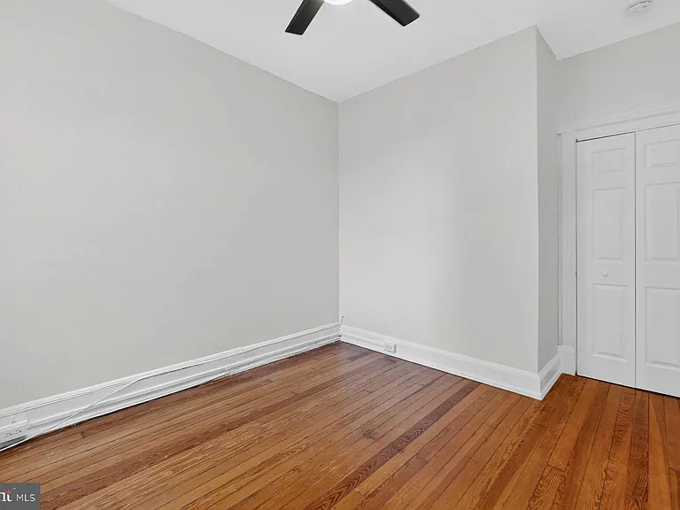 19 R St NW #B — Photo 24