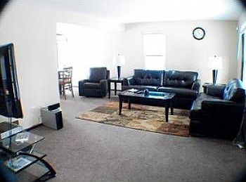 5th image of 1127 James Ave N