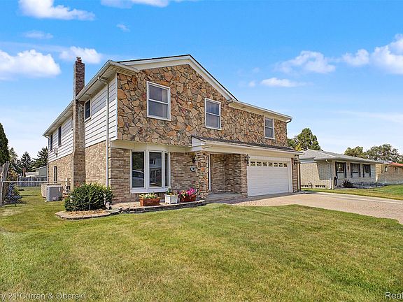 2nd image of 23312 E Fairway Dr