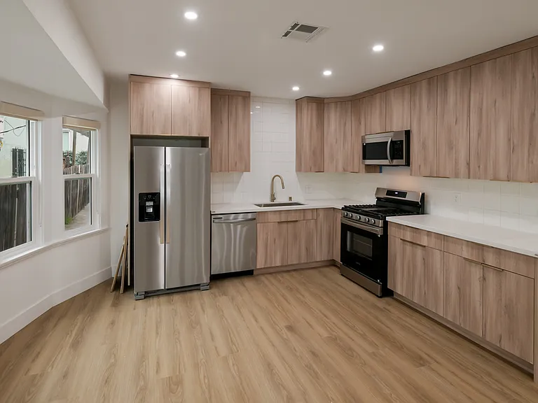 5729 Carlton Way #3/4 — Photo 5