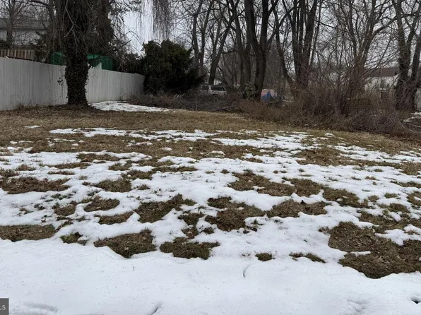 202-203 Sycamore Ave, Morton, PA 19070