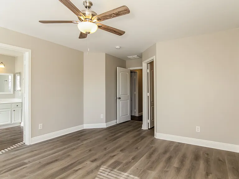 15441 W Port Royale Ln — Photo 12