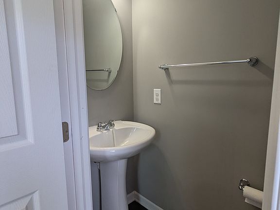 5th image of 145 Park View Ct