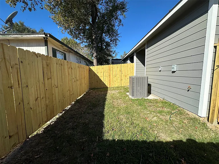 505 Young St #A — Photo 39