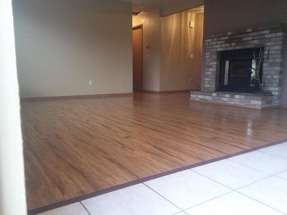 3rd image of 319 Jewell St