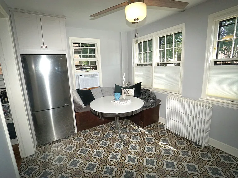 833 Grand Apartments — Photo 10