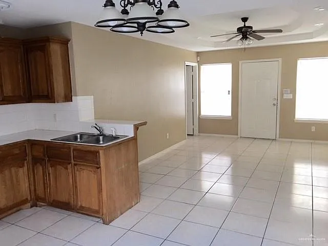 3 bed, 2.0 bath, 1114 sqft, $975 — Photo 4