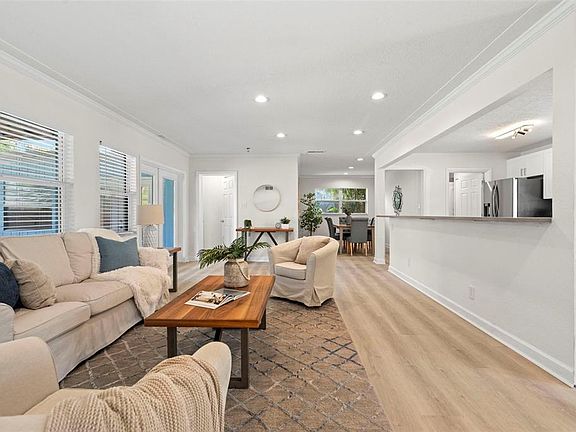 5th image of 5813 18TH AVENUE S