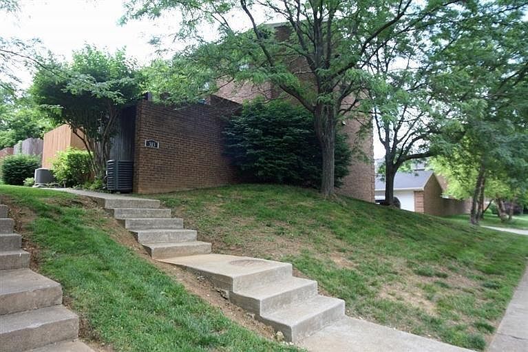 1st image of 313 Bainbridge Dr APT A
