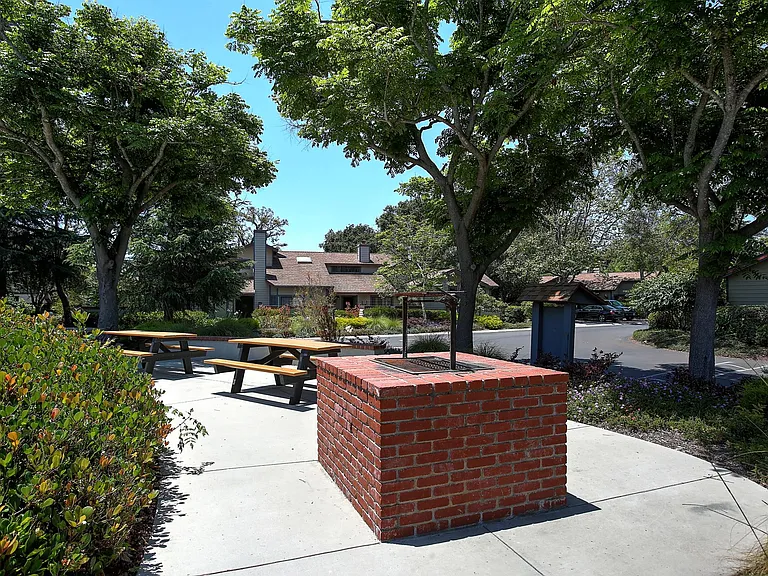 5341 Traci Dr — Photo 12