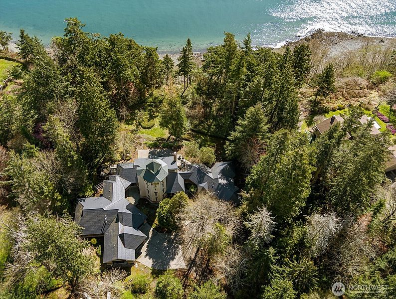 2nd image of 1912 Hunskor Road