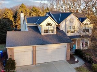 2133 Cobblestone Ln, Brighton, MI