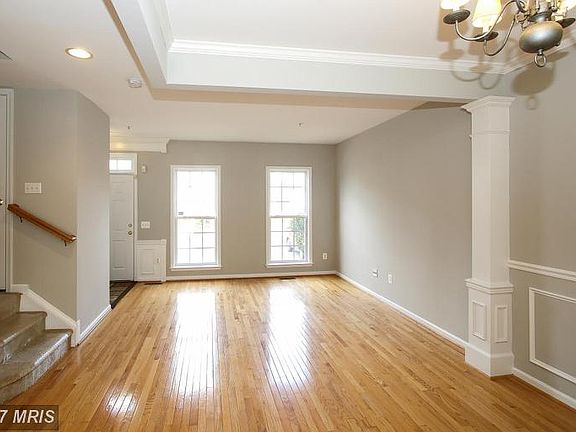 4th image of 19463 Rayfield Dr