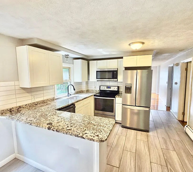 39 Standish Ave