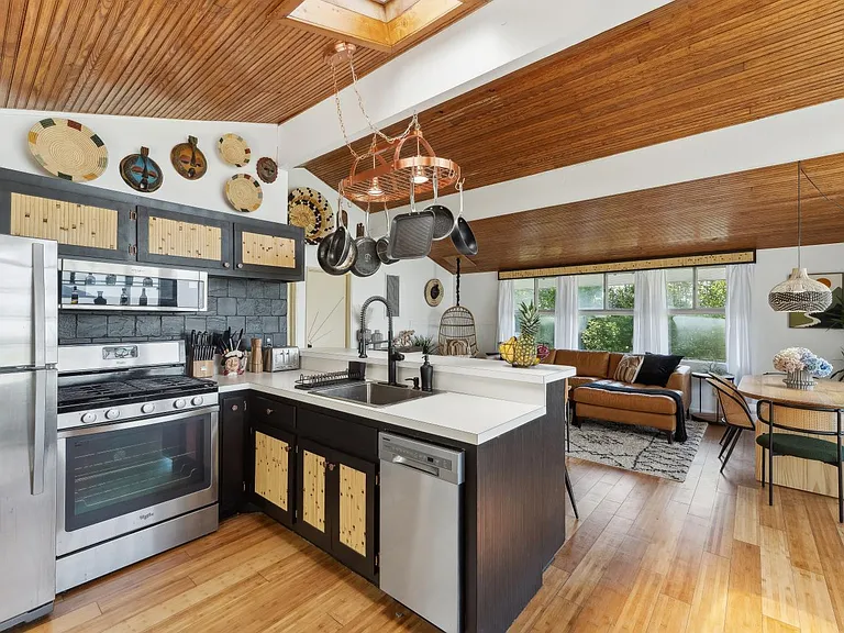308 W Lake Dr — Photo 8